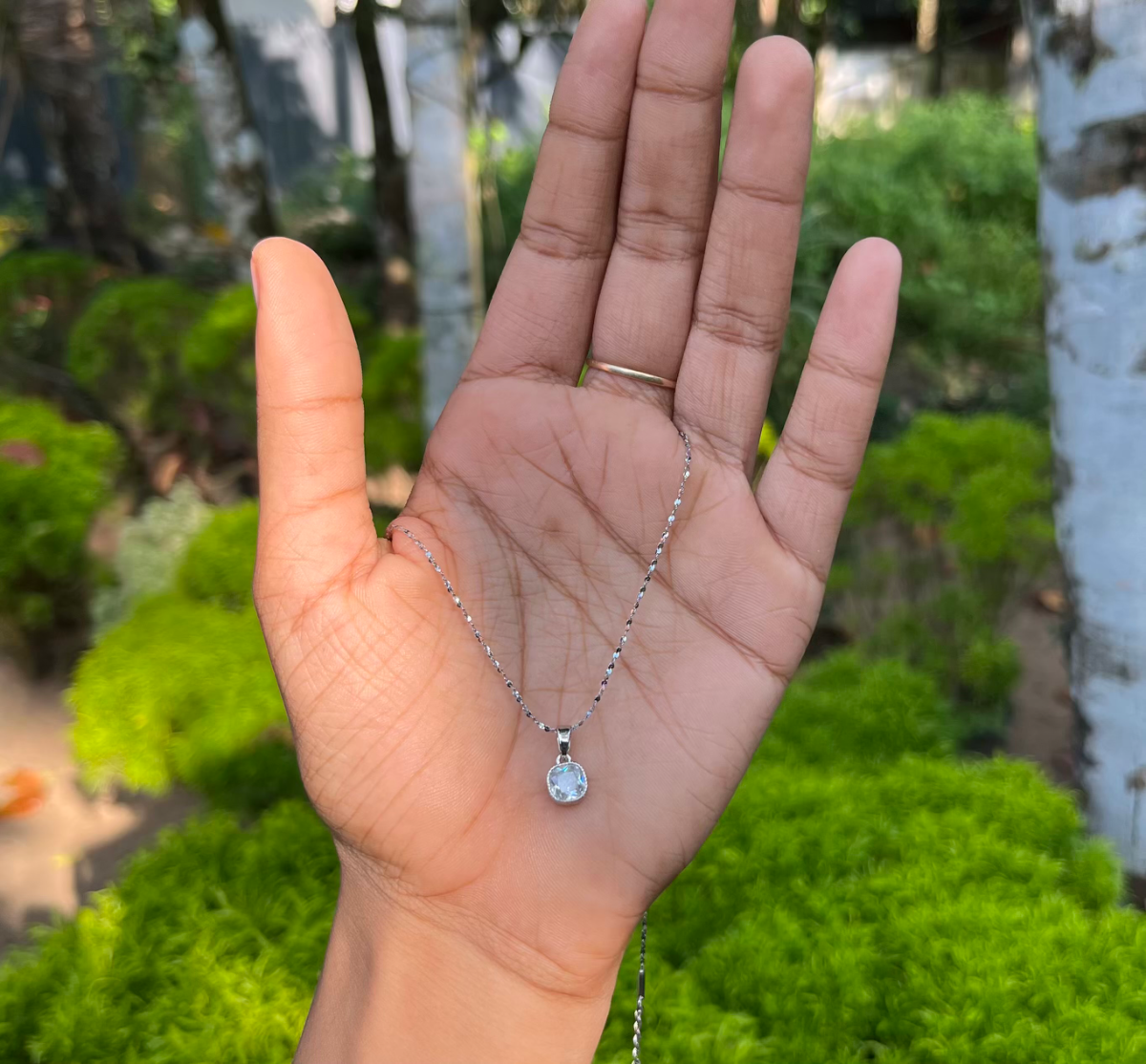 Silver glow chain 