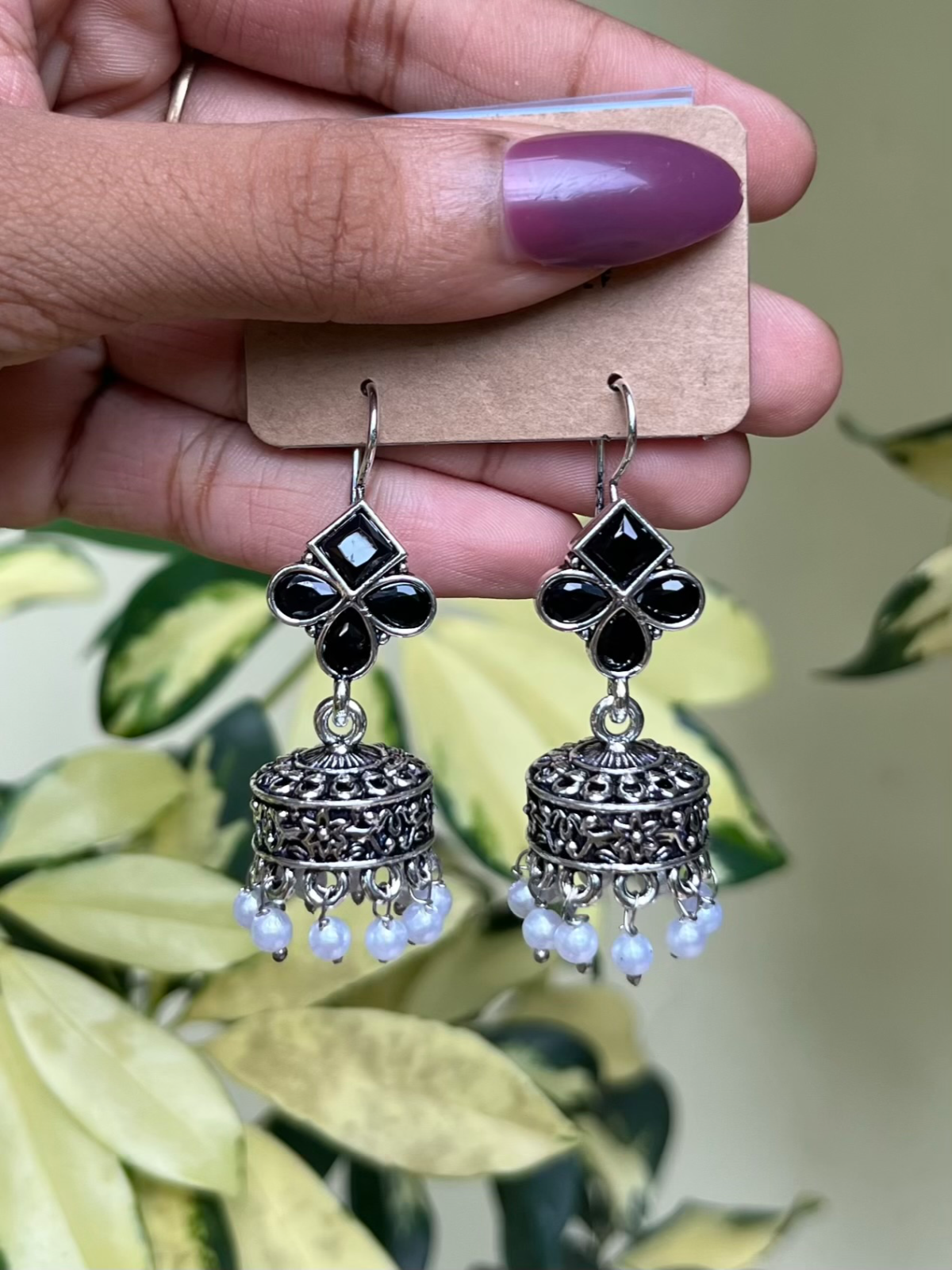 Vanika jhumka