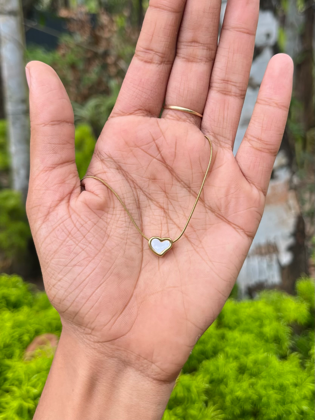 Enamel white heart 