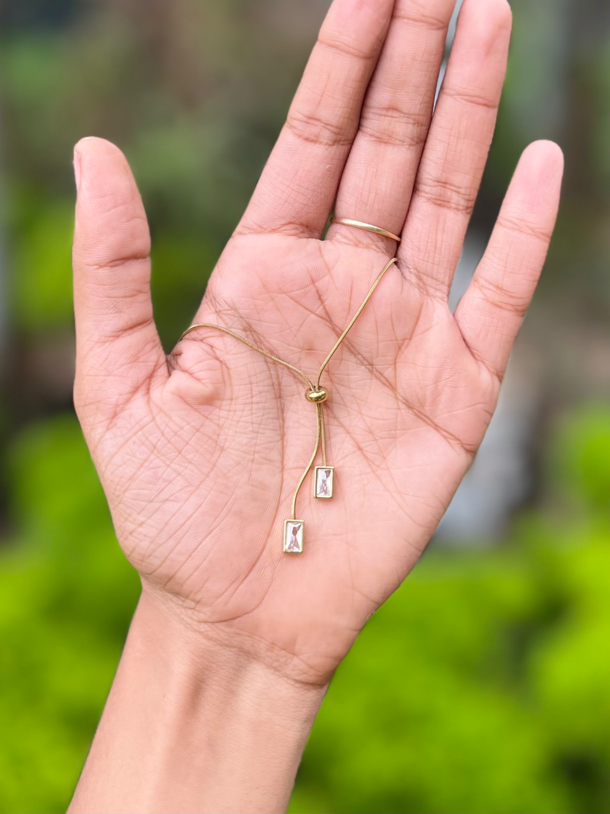 White rect adjustable chain 